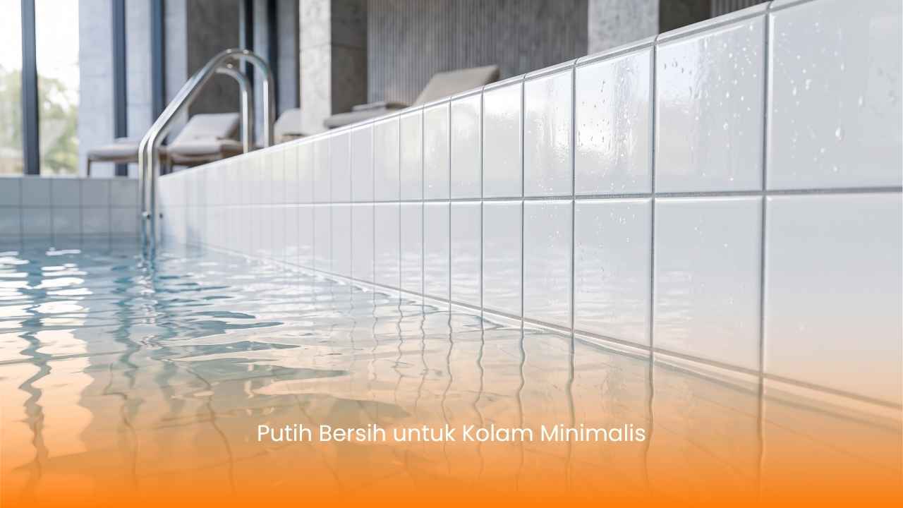 2. Putih Bersih untuk Kolam Minimalis